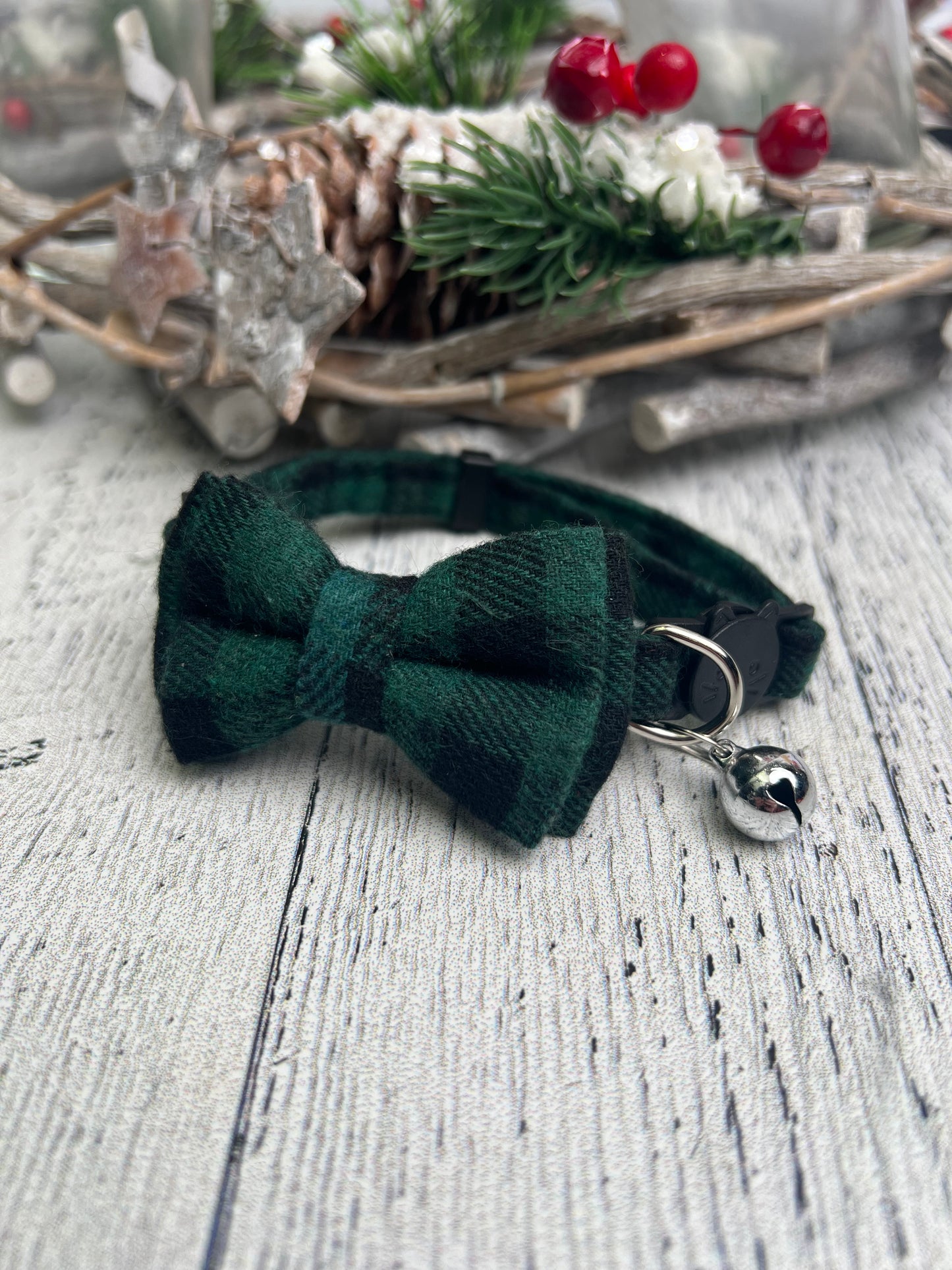 Green plaid bow tie
