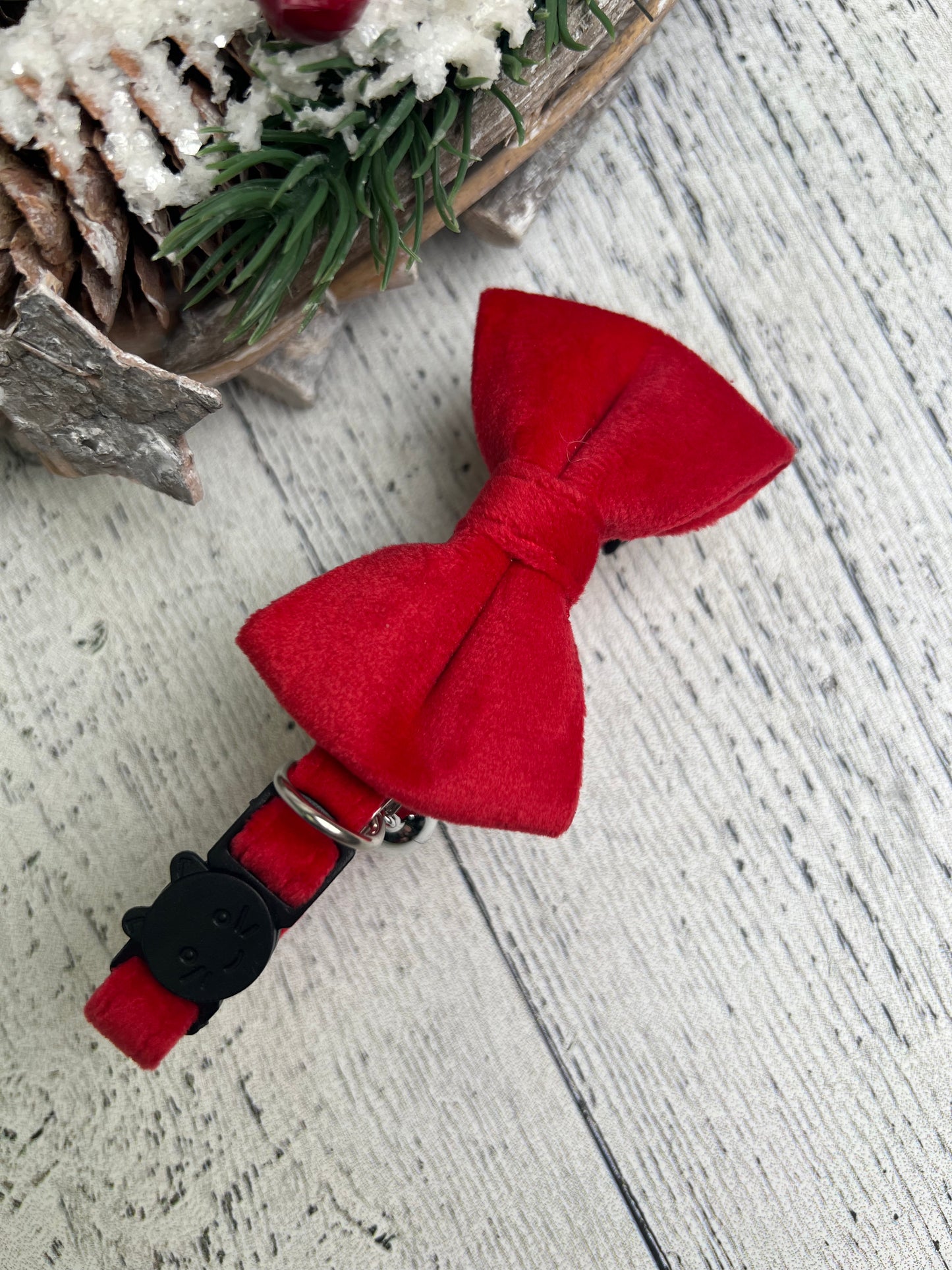 Velvet Cat Collar with bowtie