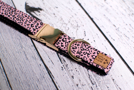 Sophie Leopard Shine Collar